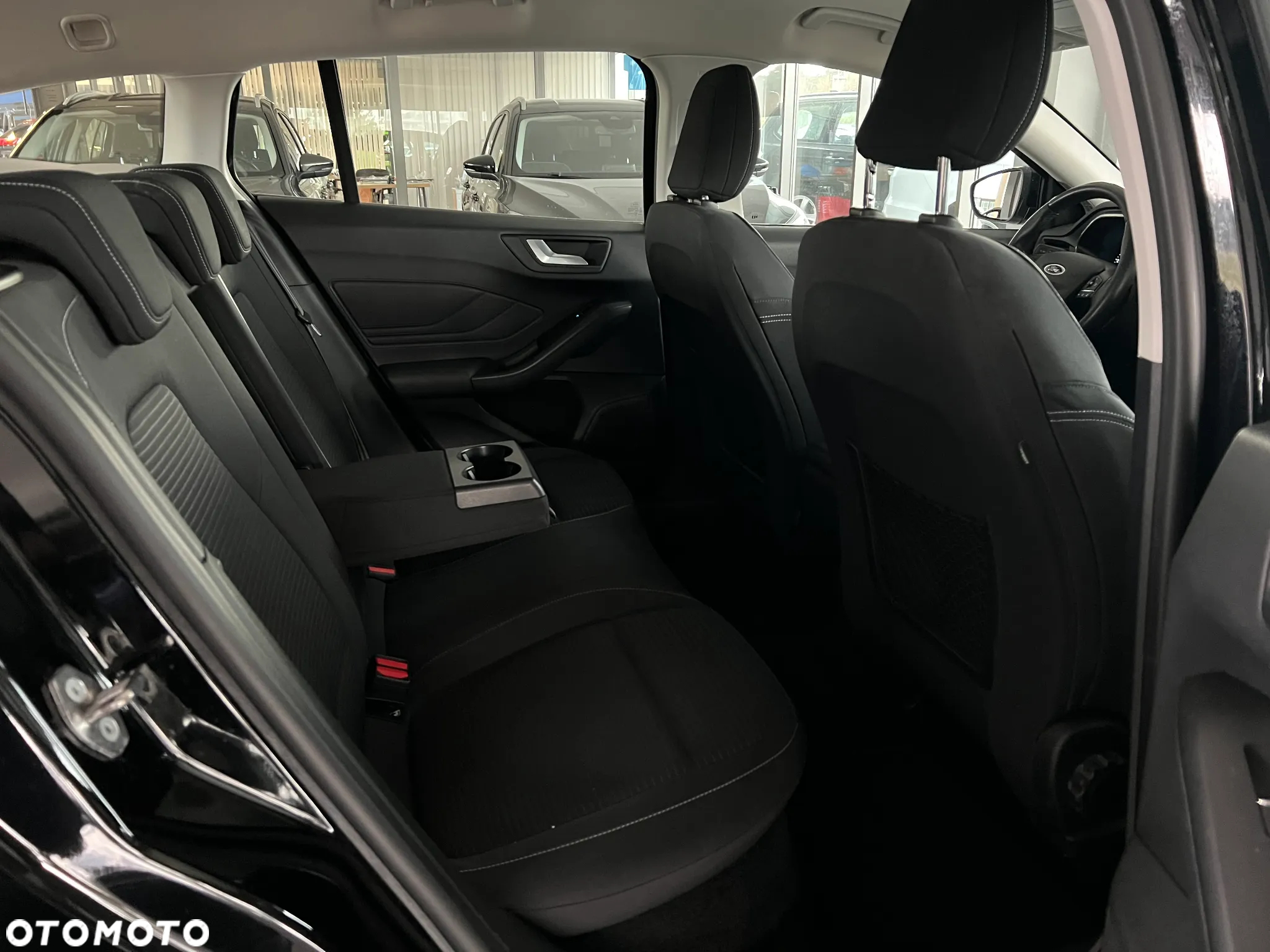 Ford Focus 1.0 EcoBoost Titanium Business - 34