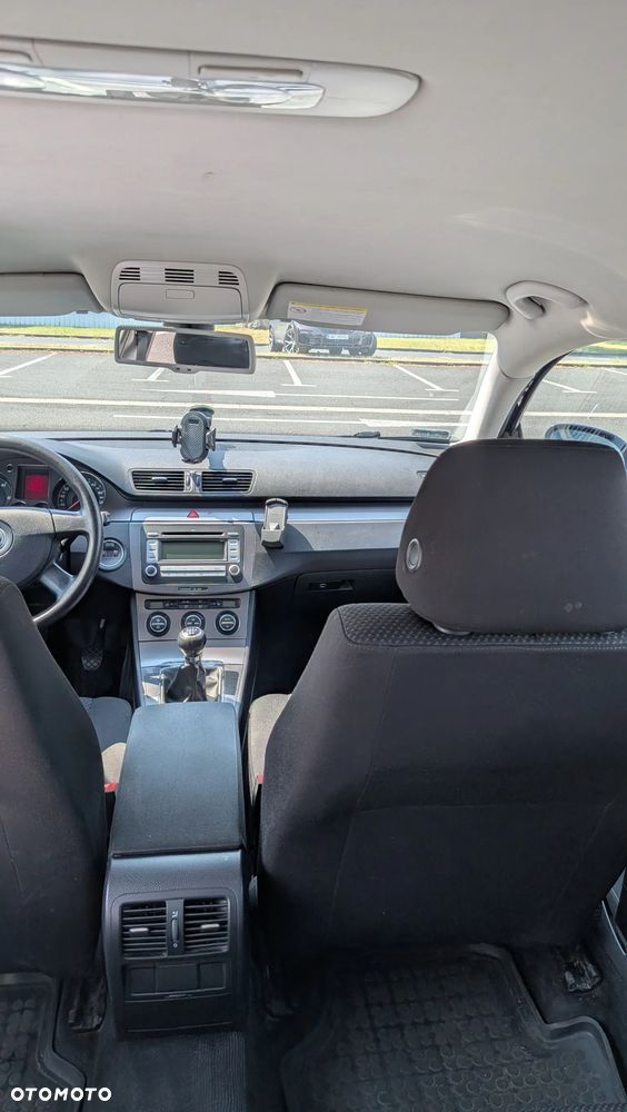 Volkswagen Passat 1.9 TDI Comfortline - 28
