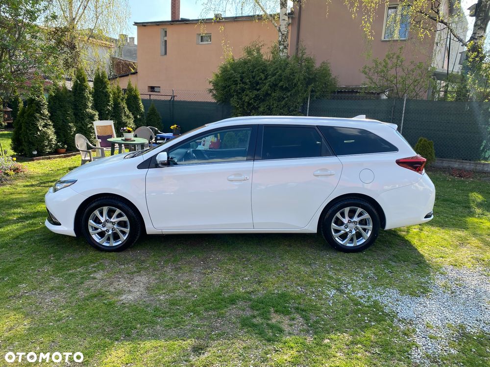 Toyota Auris 1.6 Valvematic Executive - 5