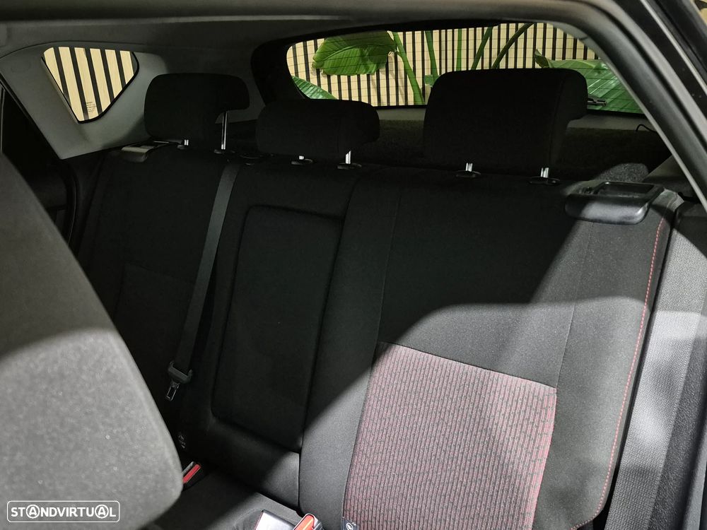 Toyota Auris 1.4 D-4D Comfort+Pack Sport - 24
