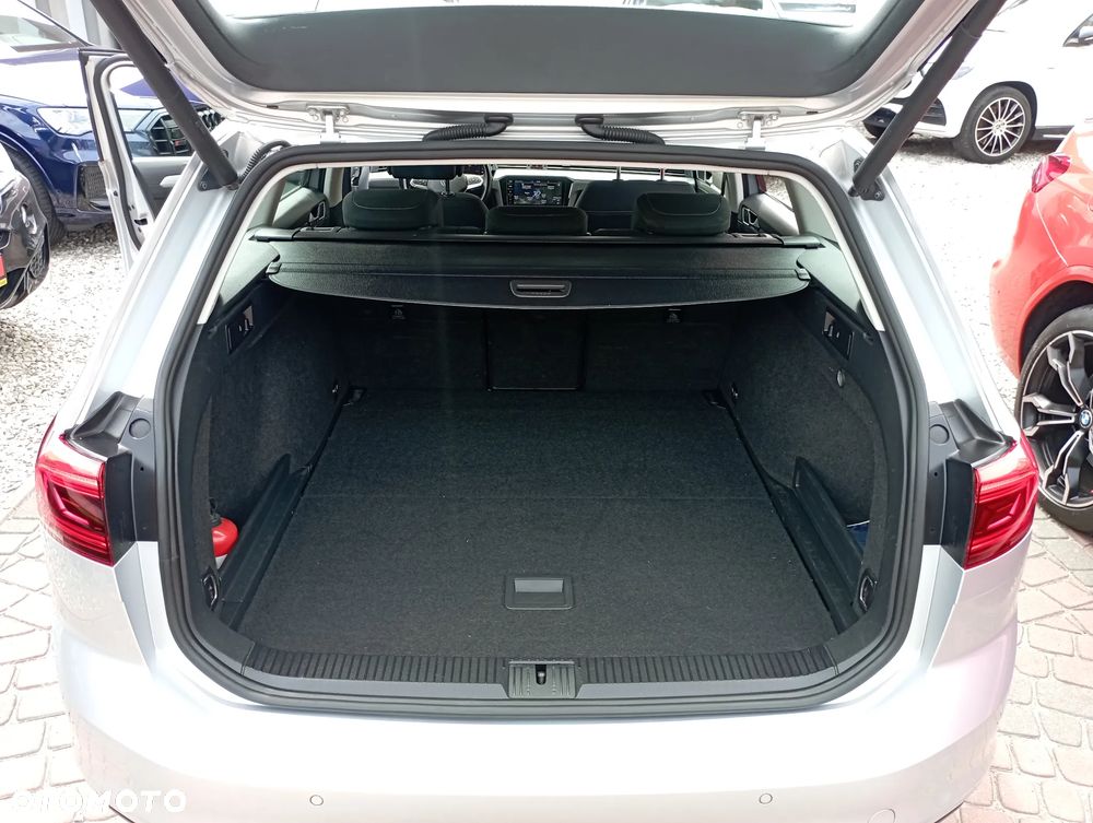 Volkswagen Passat Variant 2.0 TDI EVO Business DSG - 36