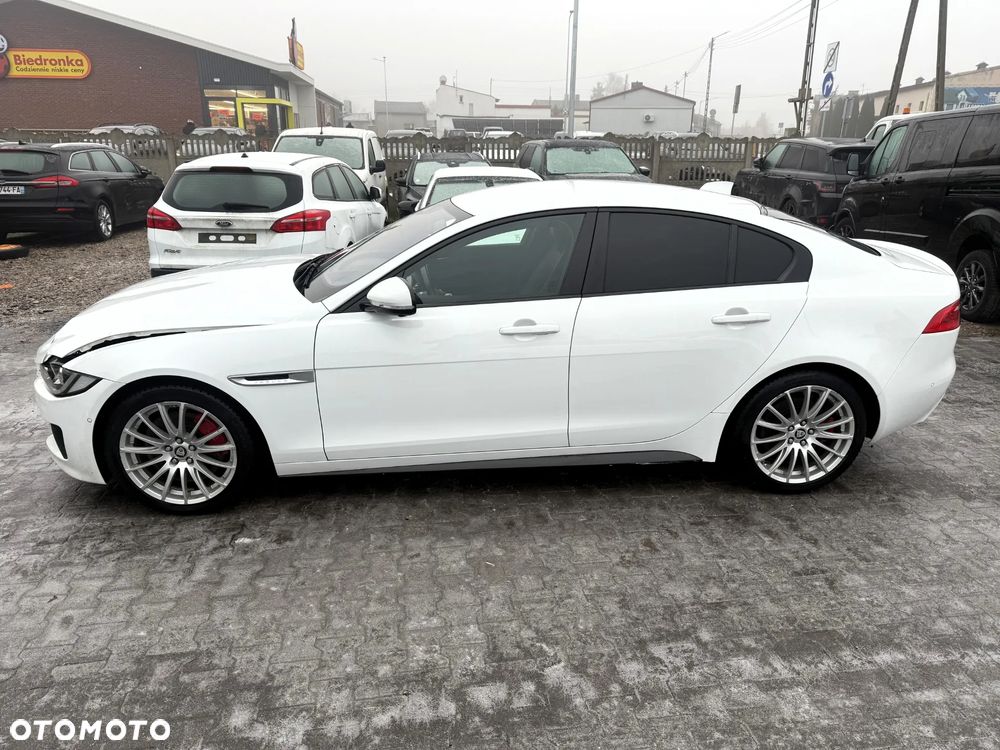 Jaguar XE S - 6