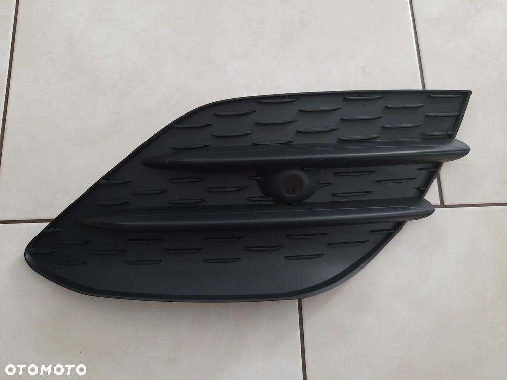 Kratka atrapa nakładka zaślepka zderzaka AMG Mercedes CLA 118 1188854301 1188854401