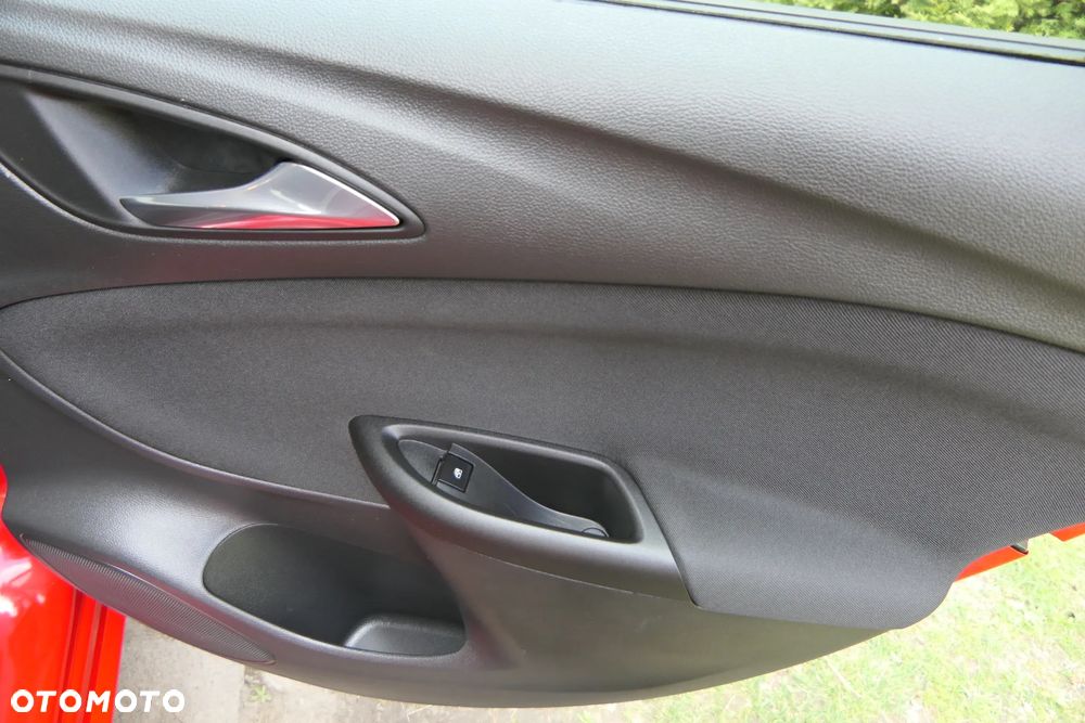 Opel Astra 1.4 Turbo Business - 33