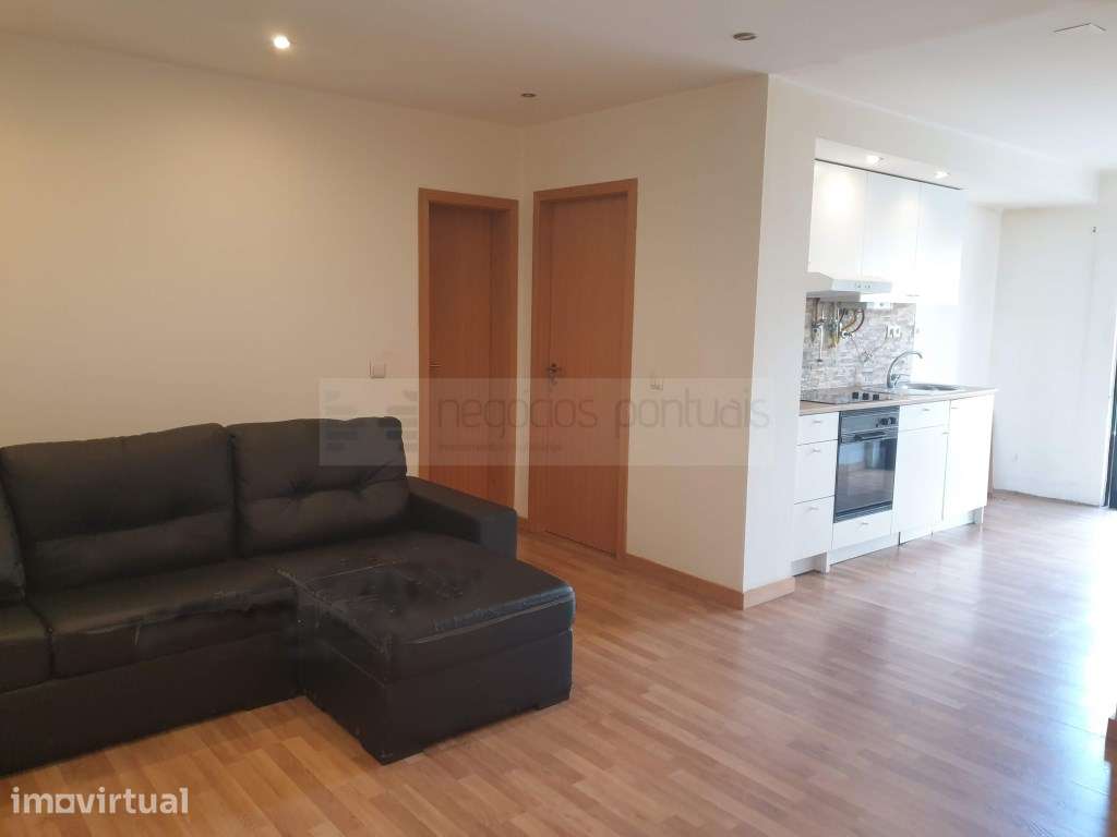 Apartamento T2 em bom estado - Grande imagem: 5/16