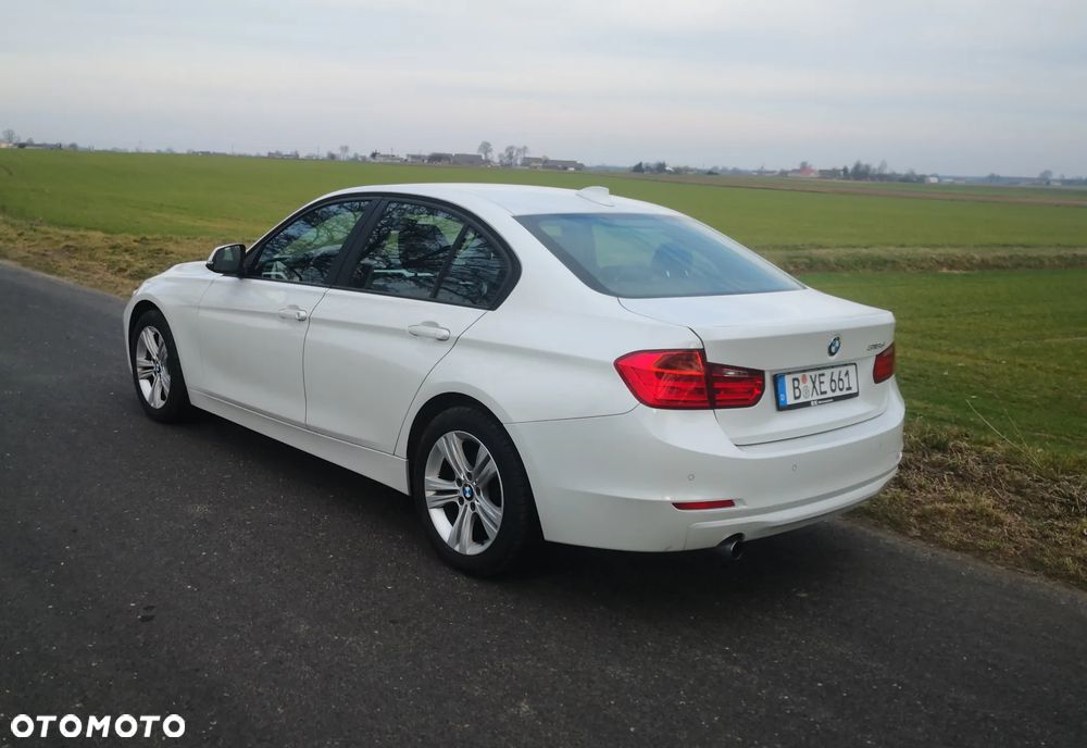 BMW Seria 3 318d DPF Edition Lifestyle - 5