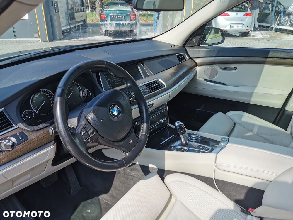 BMW Seria 5 535i Touring Luxury Line - 11