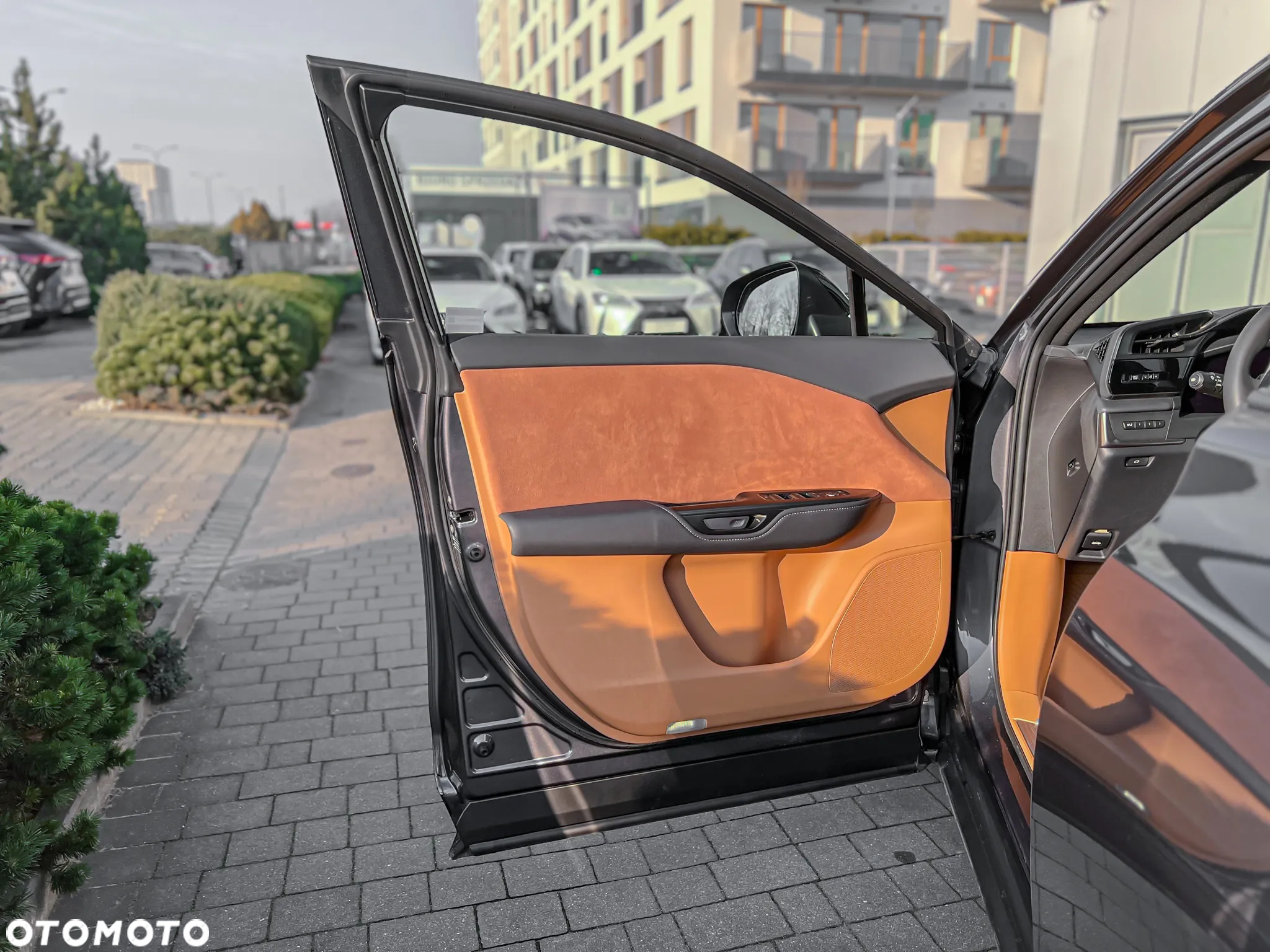Lexus RZ 450e Omotenashi DIRECT4 - 10