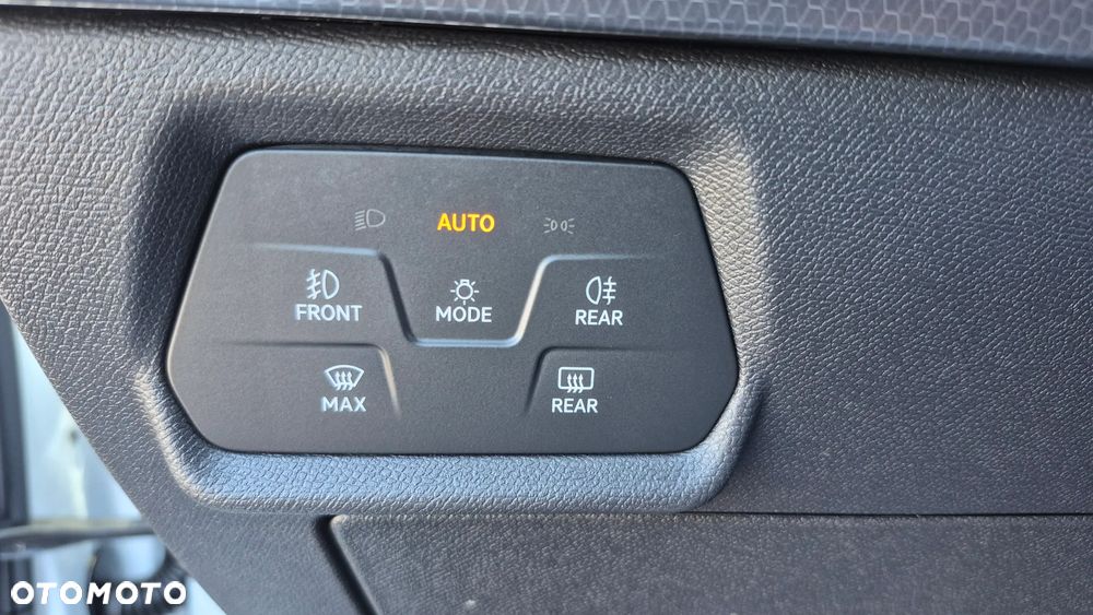 Seat Leon 2.0 TDI DSG Style Edition - 11