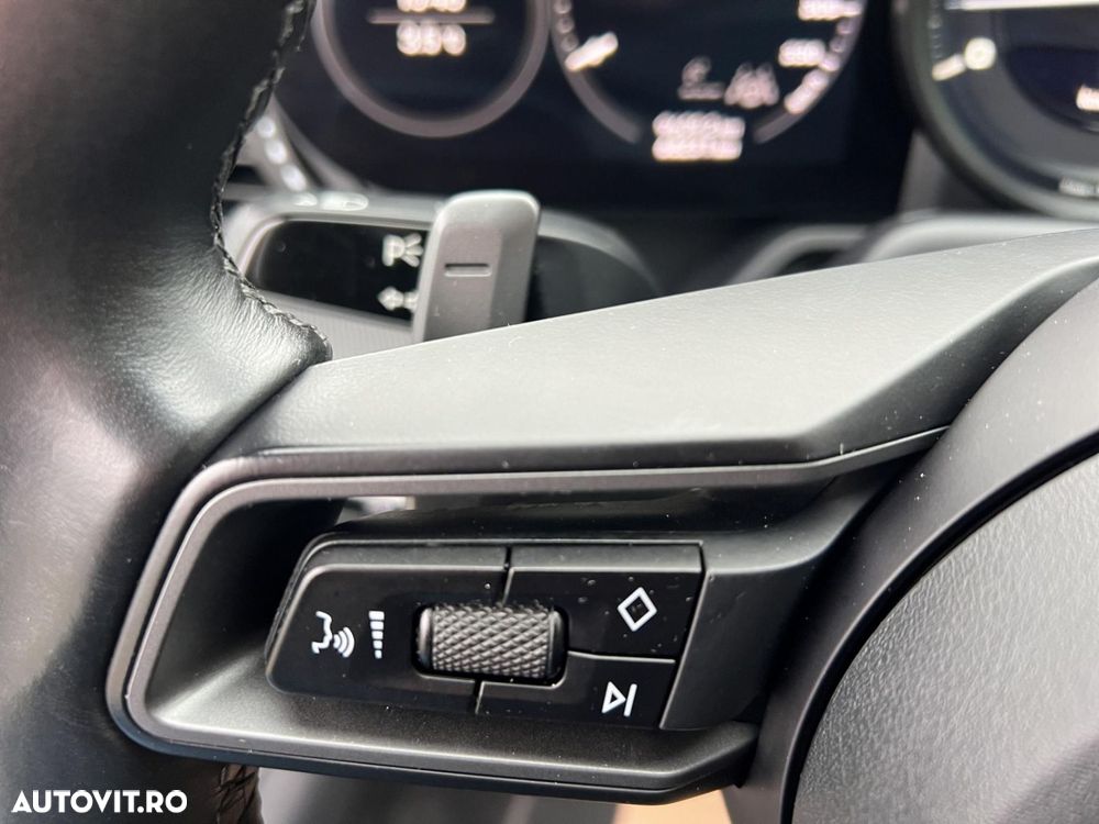 Porsche 911 Carrera PDK - 23