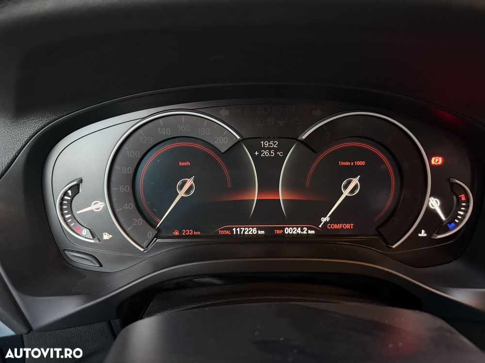 BMW X3 xDrive20i AT Advantage - 2