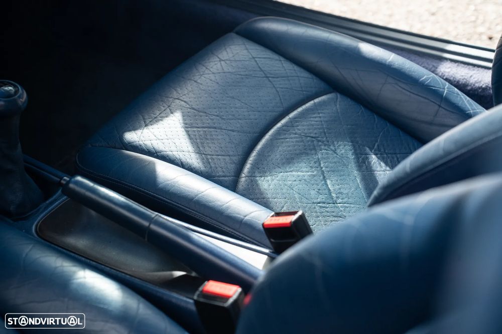 Porsche 911 (993) Cabriolet 3.6 Carrera 2 - 35