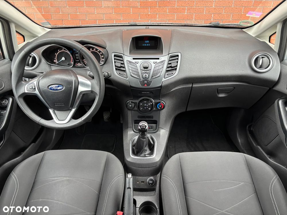 Ford Fiesta 1.25 Trend - 32