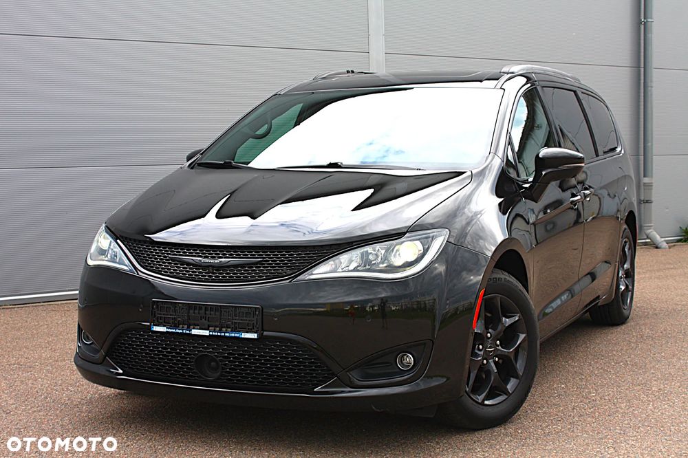 Chrysler Pacifica - 9