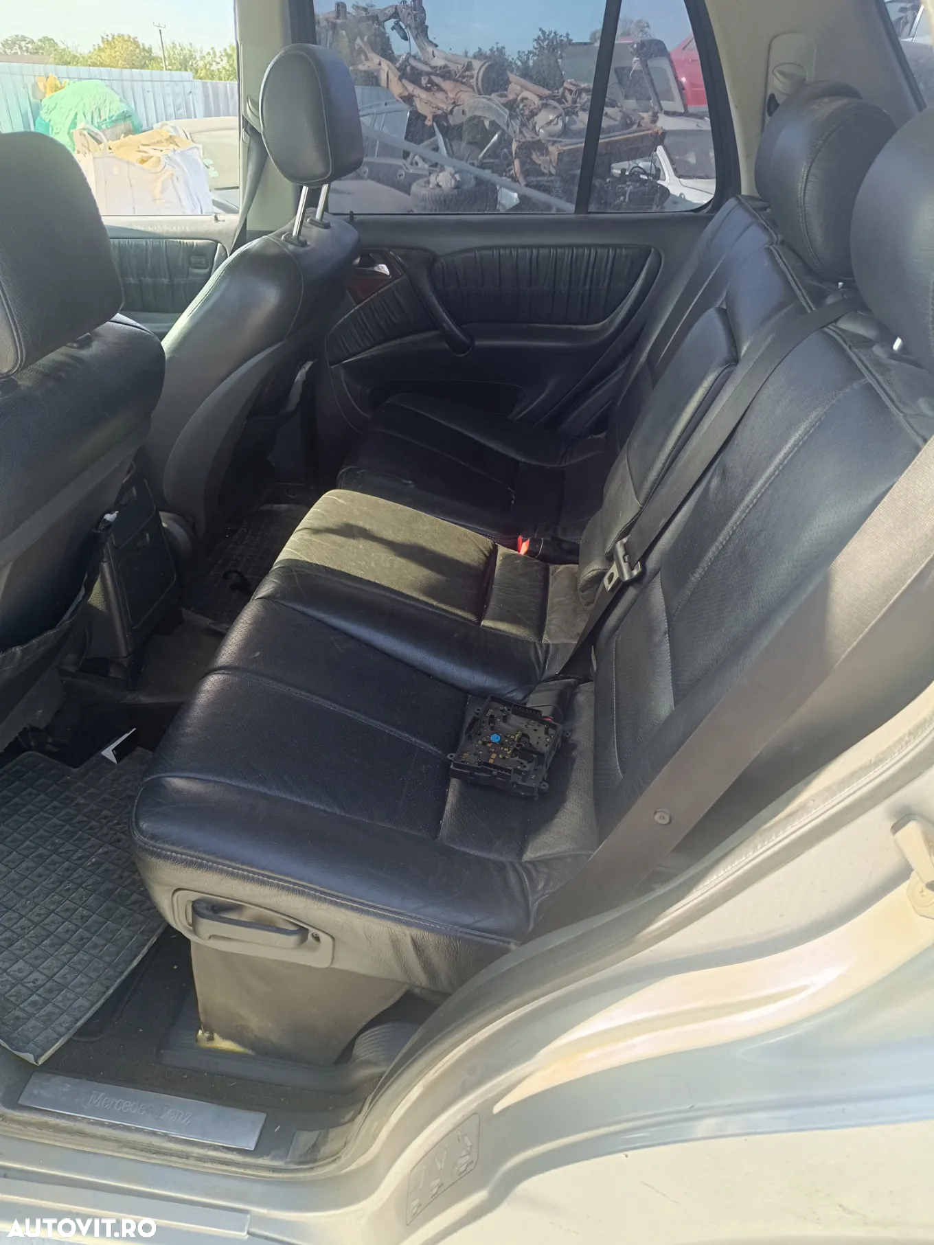Dezmembrez Mercedes ml163 2.7 cdi automat - 2