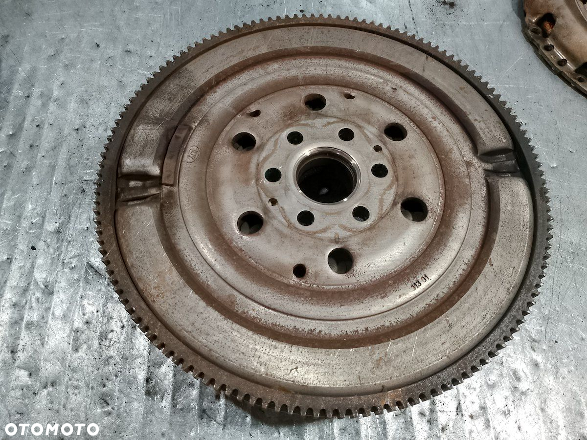 KOŁO DWUMASOWE KOMPLETNE OPEL ASTRA H 2.0 TURBO - 5