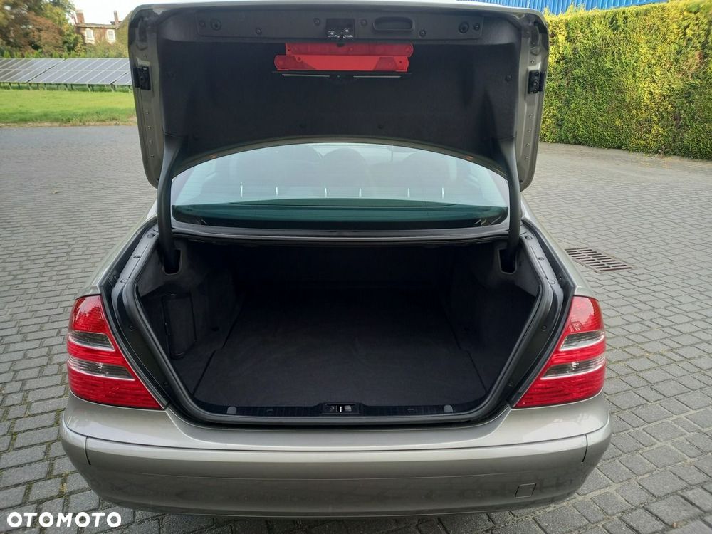 Mercedes-Benz Klasa E - 18