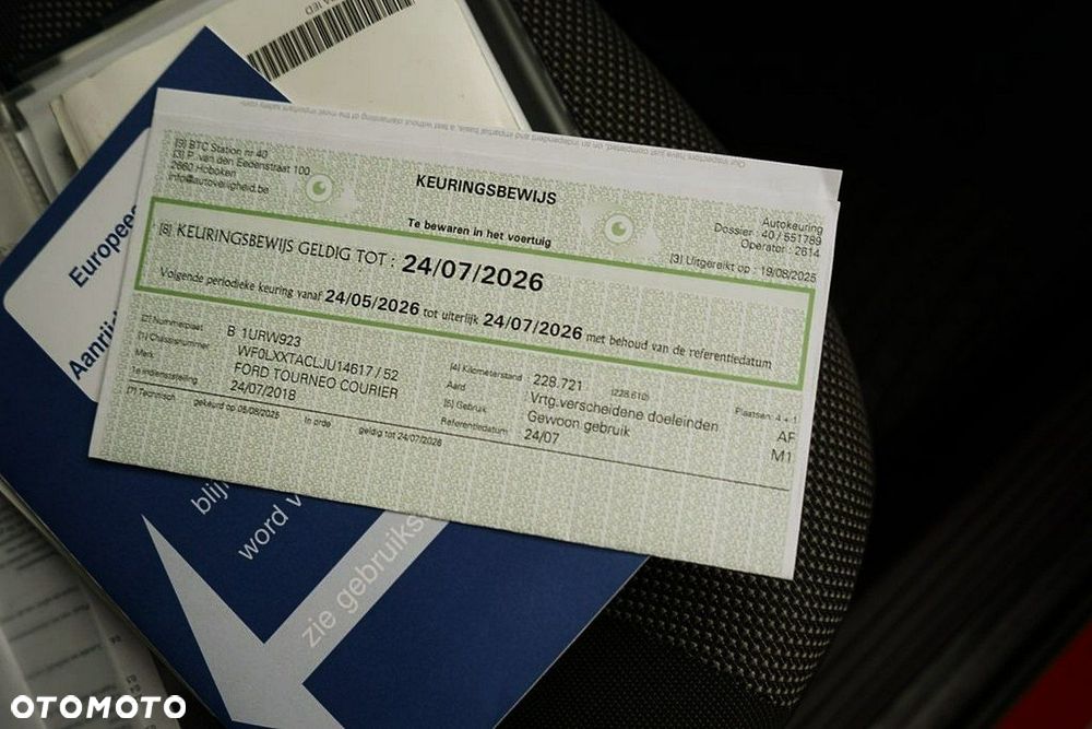 Ford Transit Courier - 22