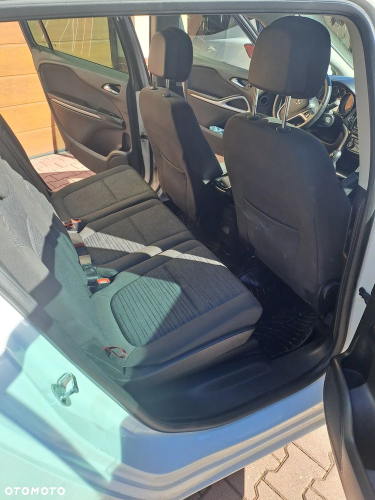 Opel Zafira - 10
