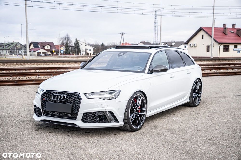 Audi RS6 Avant - 8