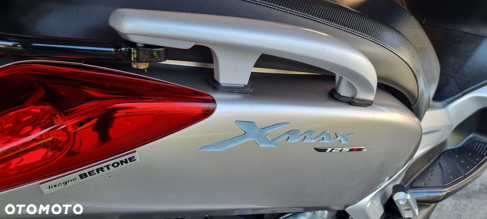 Yamaha X-max - 4