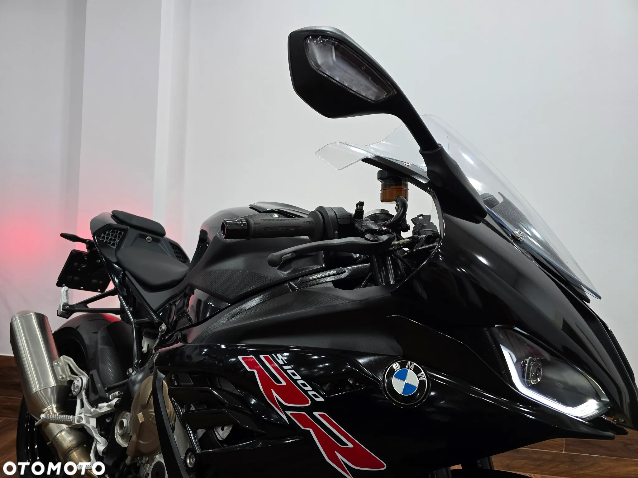 BMW S - 4