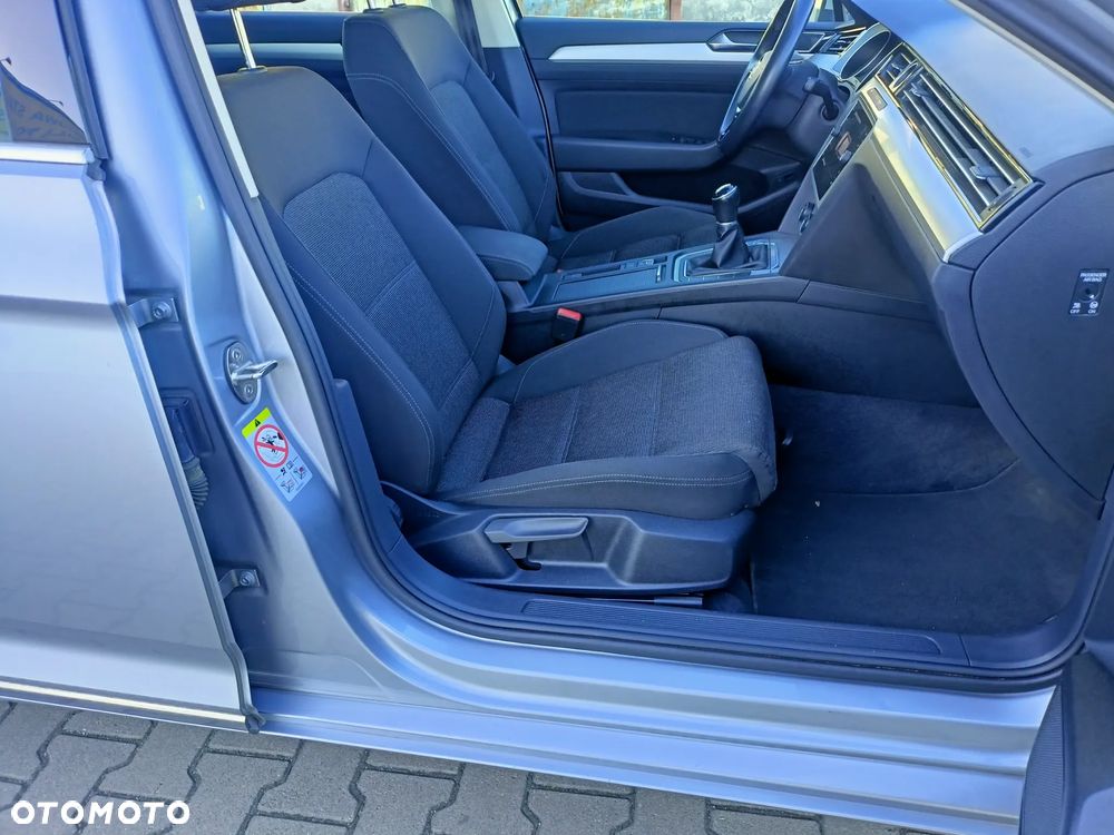 Volkswagen Passat Variant 2.0 TDI SCR (BlueMotion Technology) Highline - 13