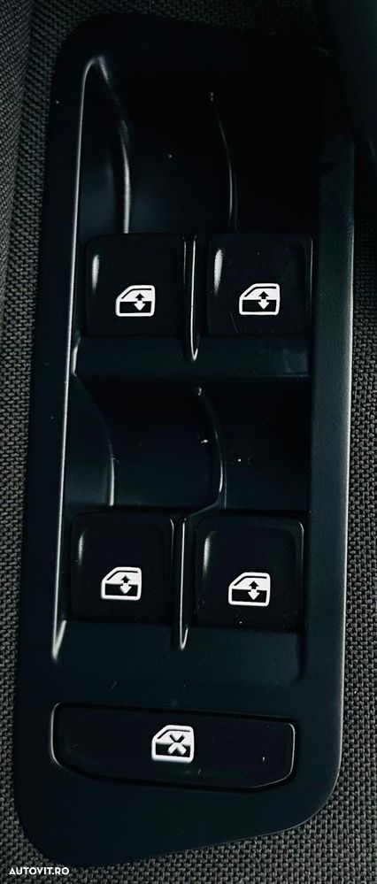 Volkswagen Golf 1.6 TDI (BlueMotion Technology) Trendline - 11