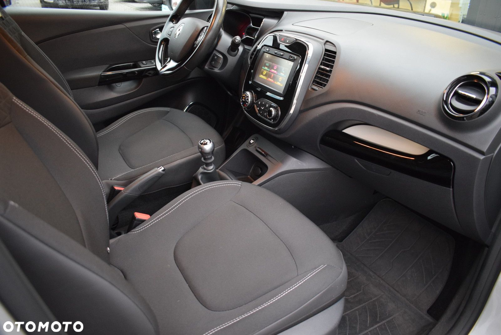 Renault Captur - 12