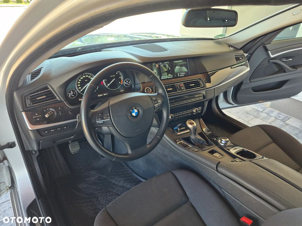 BMW Seria 5 520d - 23