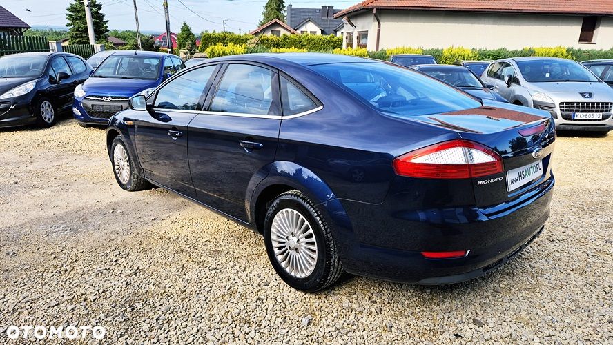 Ford Mondeo 2.0 Ghia X100 / X - 24
