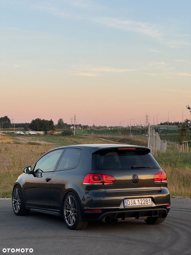 Volkswagen Golf - 2
