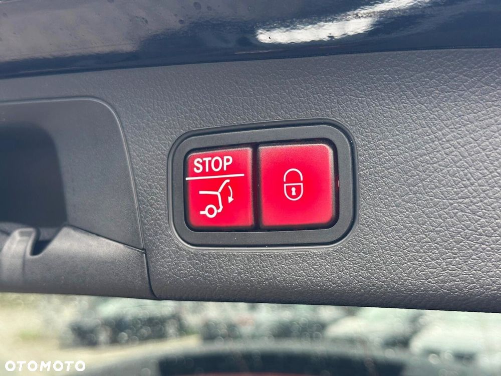 Mercedes-Benz GLA - 13