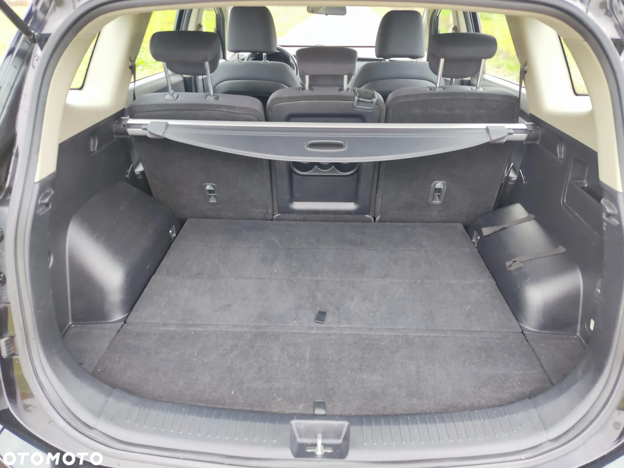 Kia Carens 1.7 CRDi 136 Dream Team Edition - 13