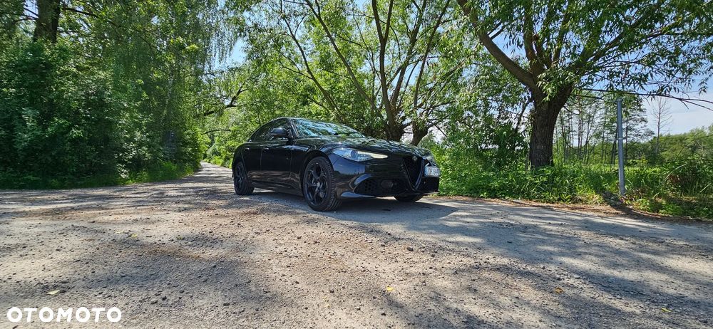 Alfa Romeo Giulia 2.0 Turbo 16V AT8-Q4 Ti - 4
