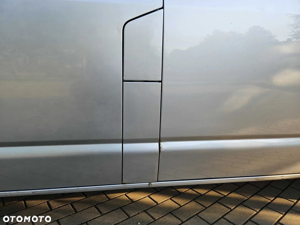 Volkswagen Caravelle - 40