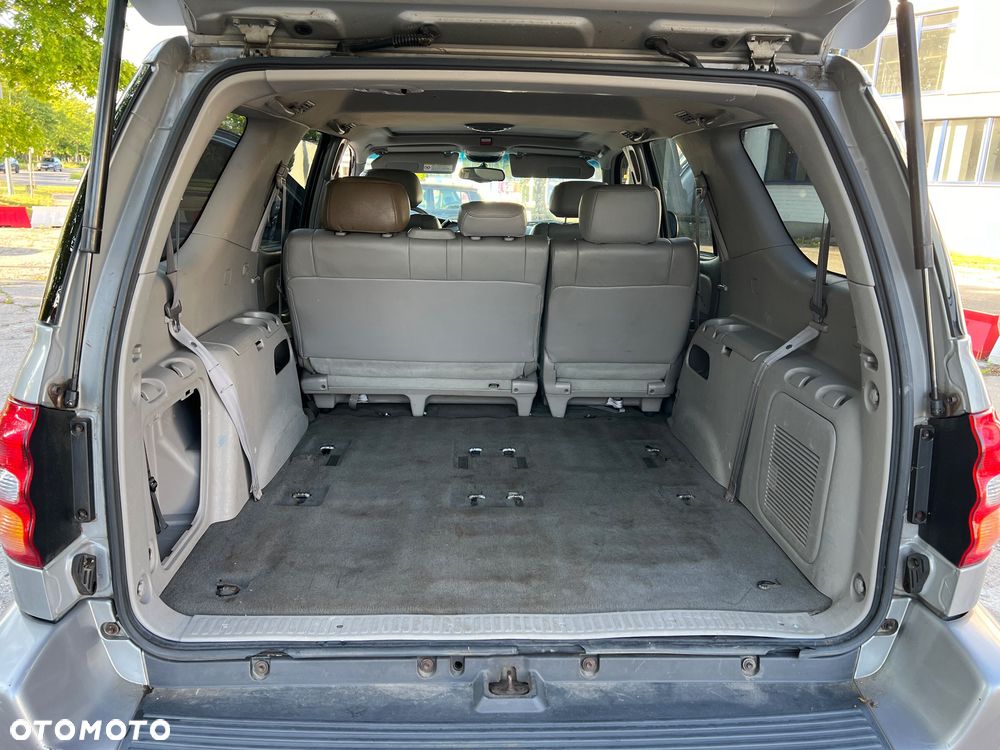 Toyota Sequoia - 13