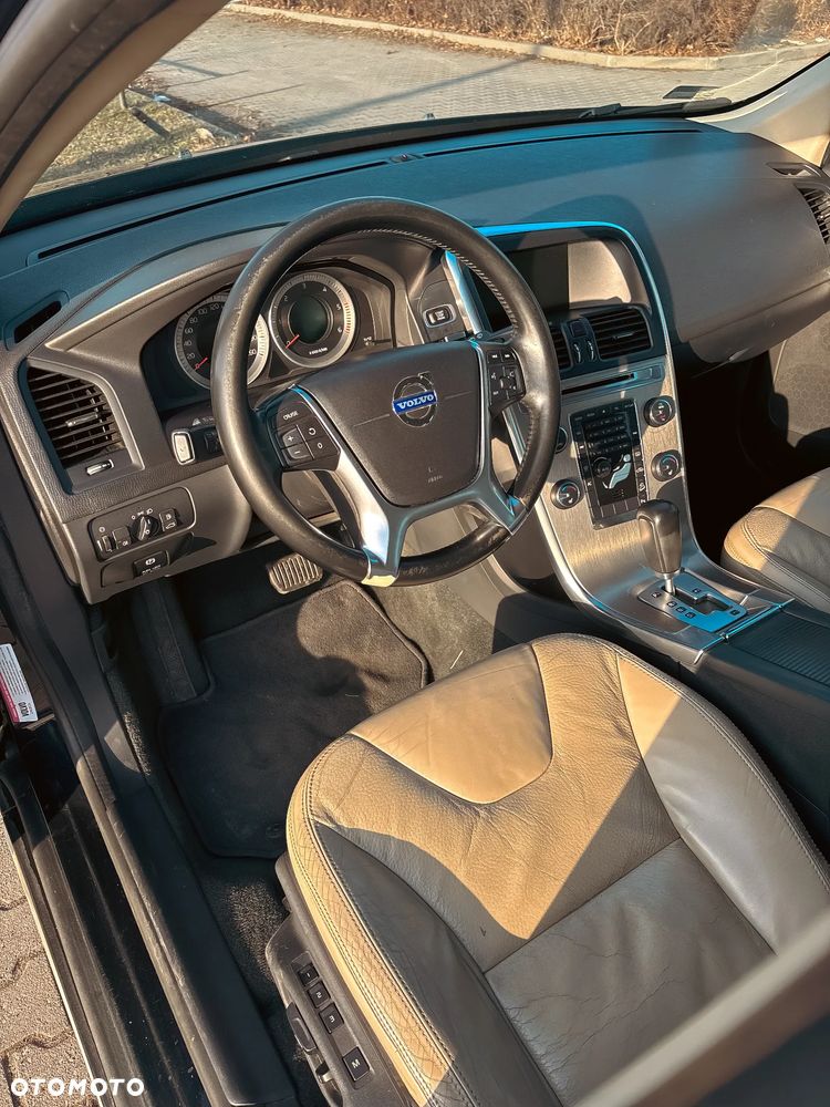 Volvo XC 60 2.4D AWD Summum - 18