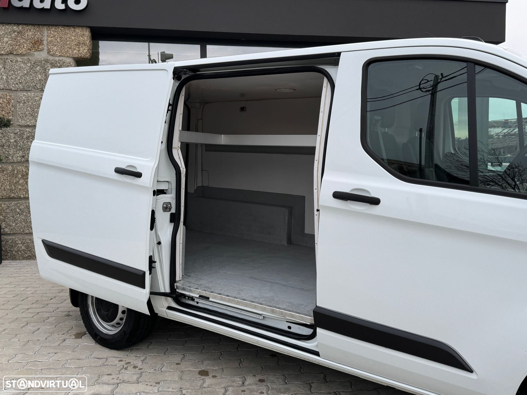 Ford Transit Custom 260L1 2.0 TDCi H1-Tecto Baixo Ambiente - 4