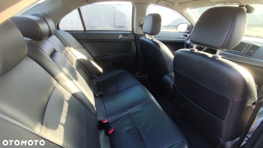 Mitsubishi Lancer 2.0 DID Instyle NAVI - 22