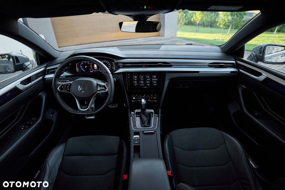 Volkswagen Arteon 2.0 TDI SCR DSG R-Line - 26