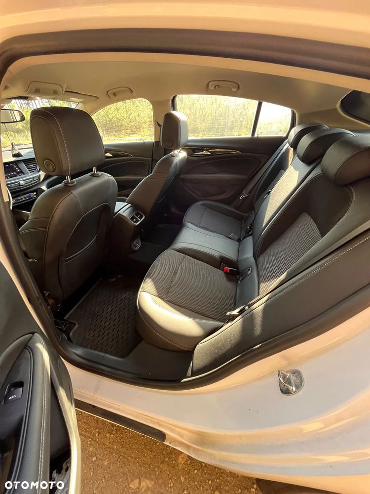Opel Insignia - 8
