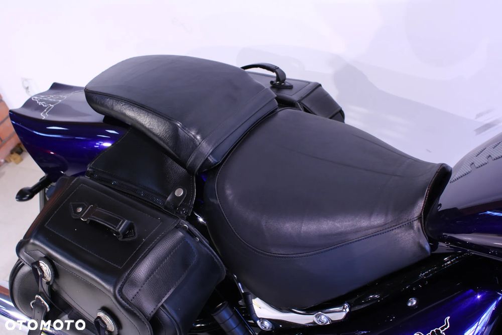 Suzuki Intruder - 15