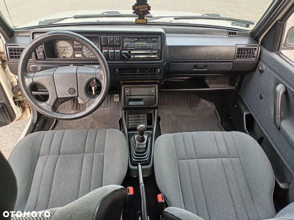 Volkswagen Golf 1.6 CL - 15