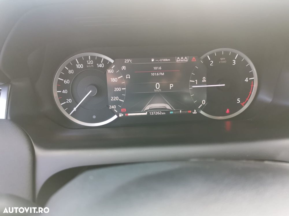 Land Rover Discovery Sport - 27