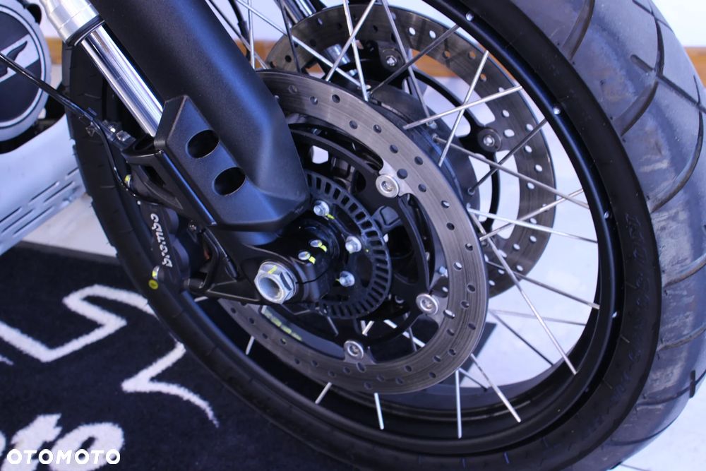 Moto Guzzi V85 - 29