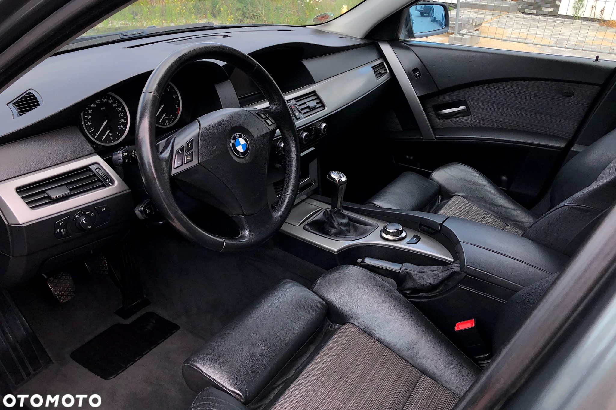 BMW Seria 5 525xi - 31