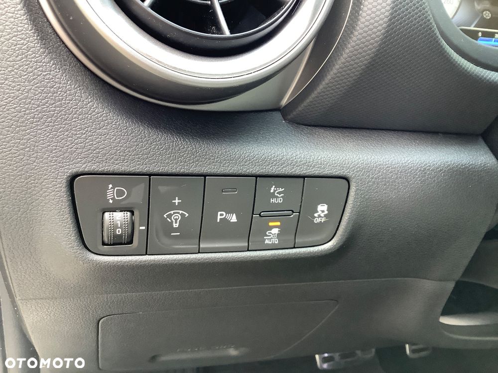 Hyundai Kona 64kWh Executive - 24