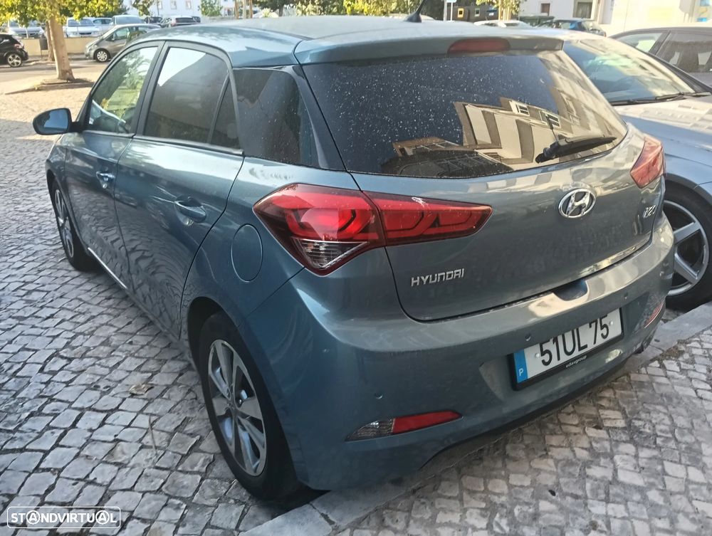 Hyundai i20 1.1 CRDi Comfort+Pack Look+JLL16 - 6