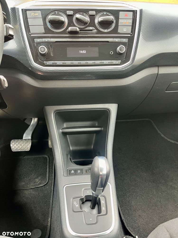 Volkswagen up! 1.0 street - 11